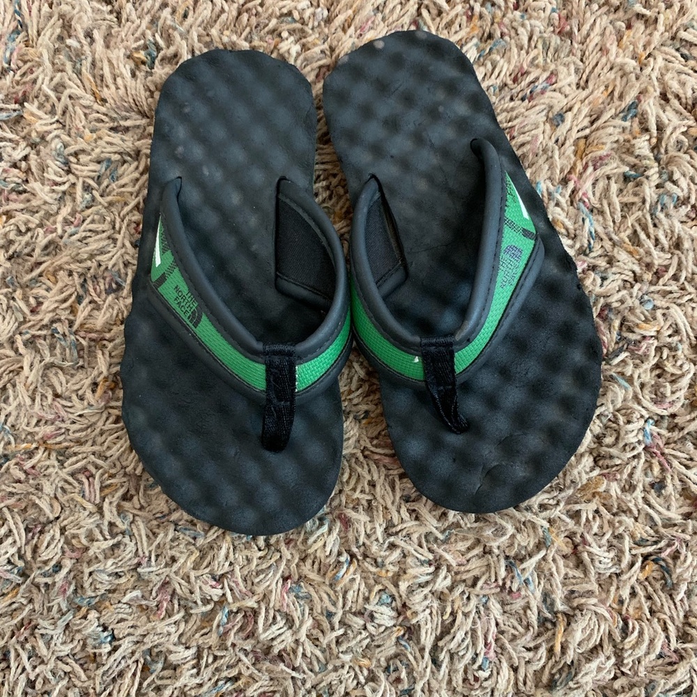 Toddler boy flip flops